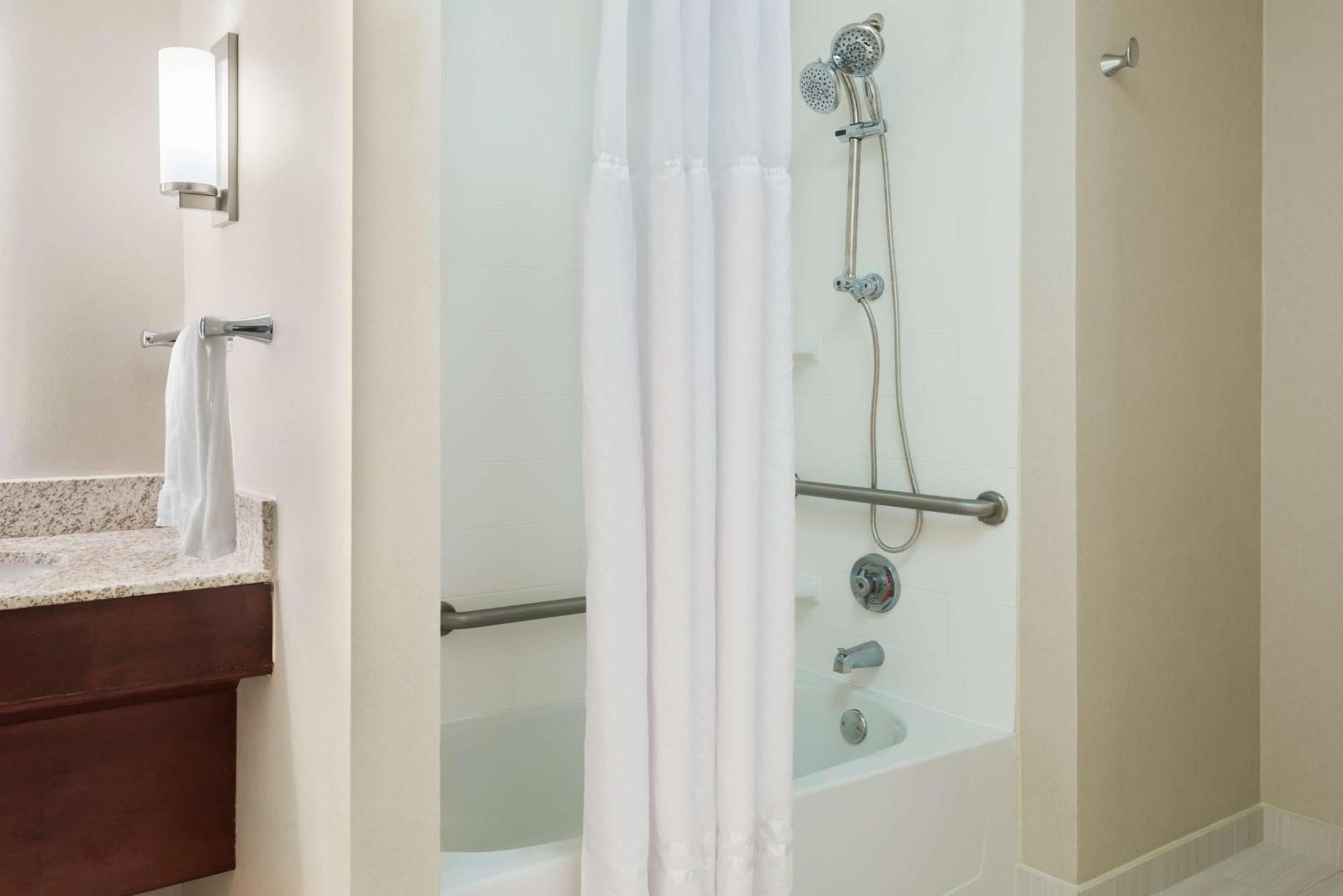King Suite Accessible Tub Mobility Hearing Access or Non-Smoking