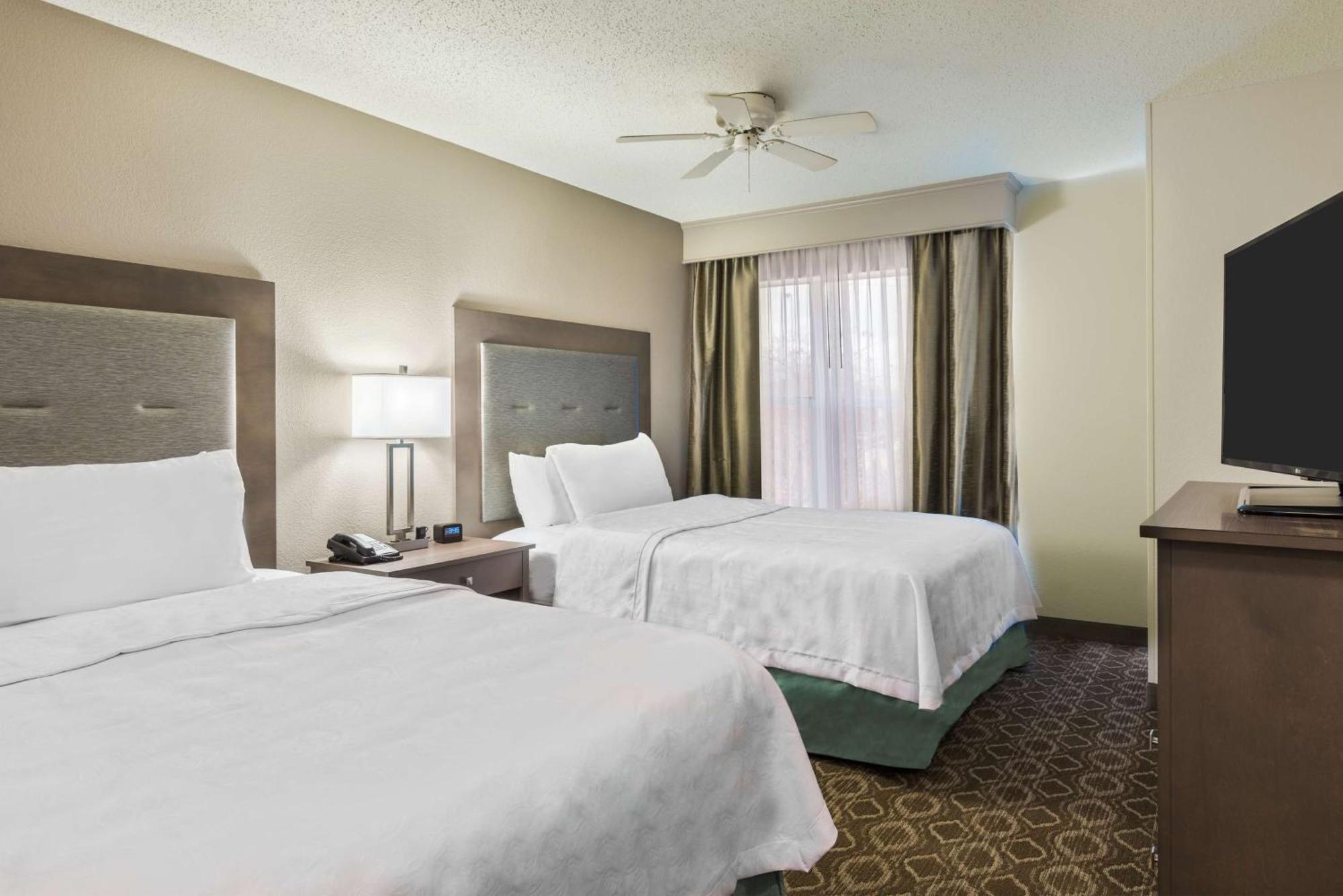 One-Bedroom Queen Suite Two Queen Beds Non-Smoking