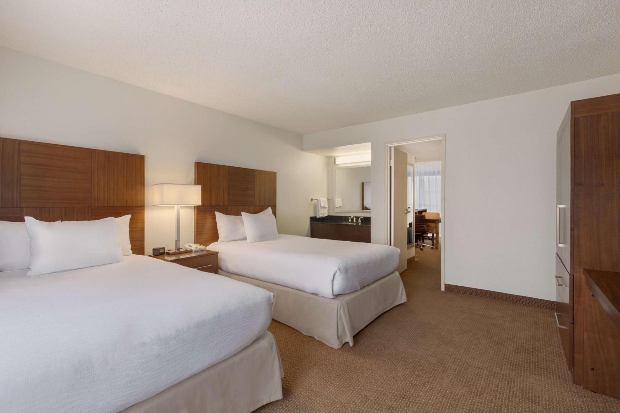 Suite Two Double Beds Sofa Bed Non-Smoking,1551950920:JPEG